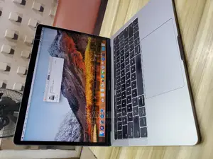 Laptop Apple MacBook Pro 2017 16GB Intel Core I7 SSD 1T