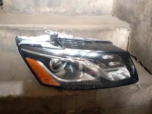 Audi Q5 Headlight
