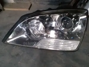 Kia Sorento 2010 Model Headlamp
