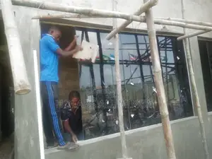 Frameless Window