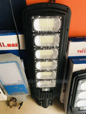 Vell Max Solar Street Light 300watt With the Lighting