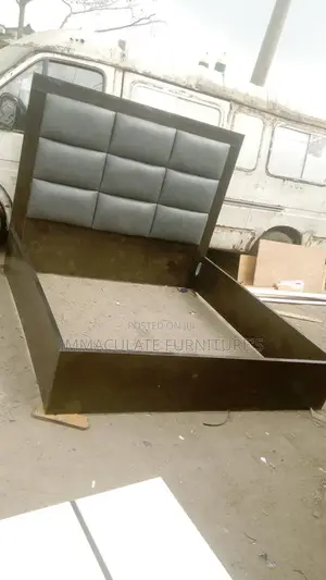 4andhalfby6 Bedframe