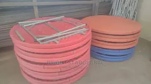 Round Banquet Table Red Iron Leg Restuarant Table
