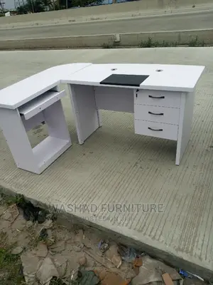Executive Corner Table