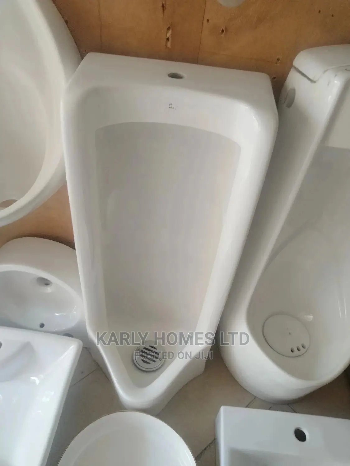 Executive Urinal System