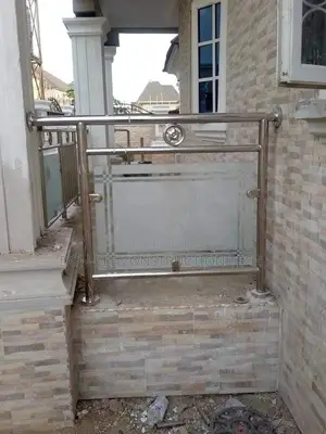 Circle Glass Handrail
