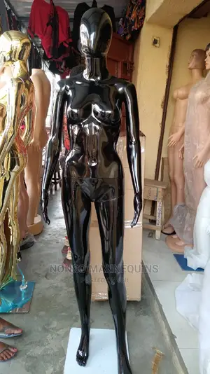 Black Body Glossy Female Mannequin