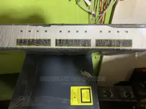 WS Cisco 3750G 12 Ports E Fiber Switch