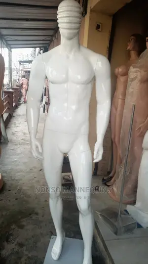 Broad Cheat Glossy White Fibre Male Model