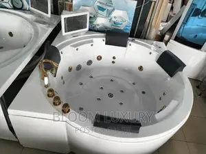 Round Jacuzzi Bathtub