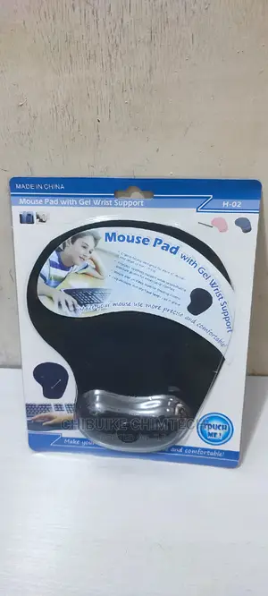 Mouse Pad With Gel Wrist Support
