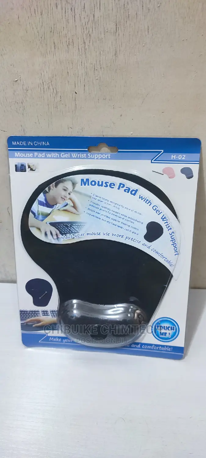 Mouse Pad With Gel Wrist Support