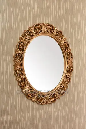 00A9 Mirror