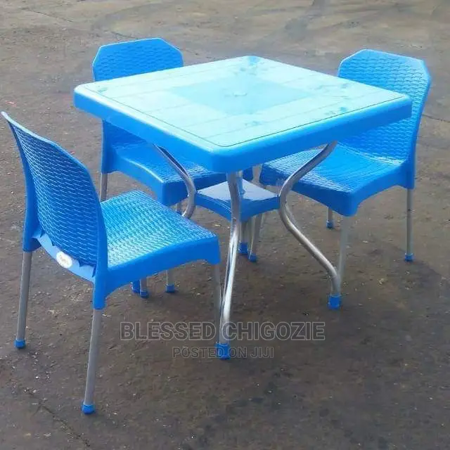 Plastic Iron Leg Table