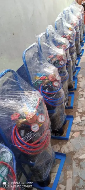 Complete Set of Oxygen and Acetylene Bottle