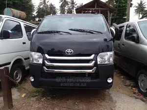 Toyota HiAce 2010 Black