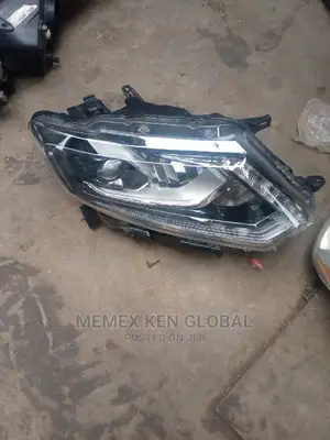 Head Lamp Nissan Xtrail 2015