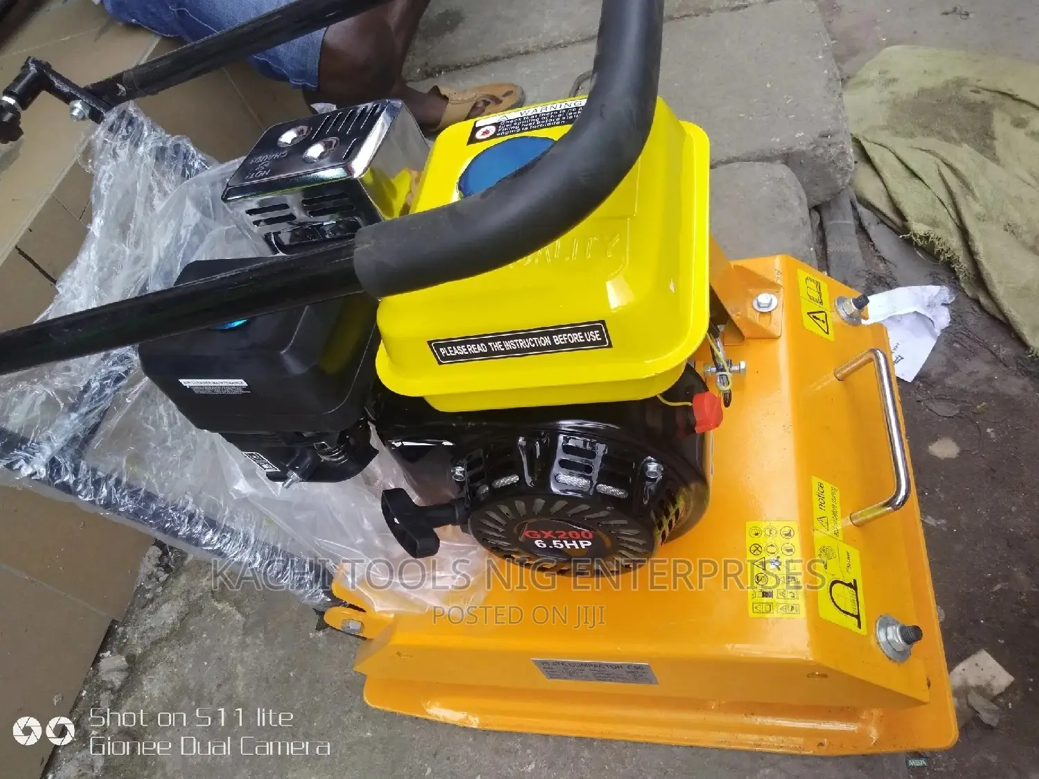 Conparcting Machine