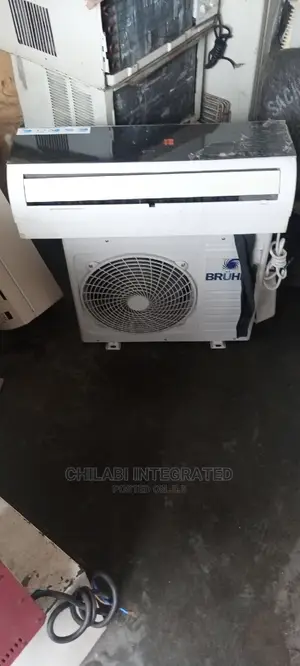 Almost New, Factory-Fitted 1HP Bruhm Split Unit AC With Kits