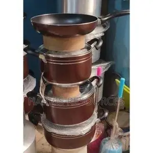 3 Non Stick Pots With Frying Pan - Large Family Sized Pots