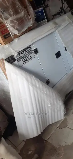 30kva Perkins Diesel Soundproof Generator 100%Coppa