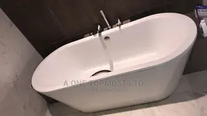 Acrylic Bathtub With Mixerstap.