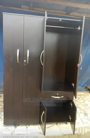 Wooden Wardrobe With for Door