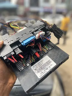 Mercedes Benz C Class W203 Front SAM Relay Fuse Box Control