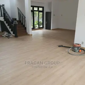 Water Friendly Vinyl PVC Wood-Like Floor .