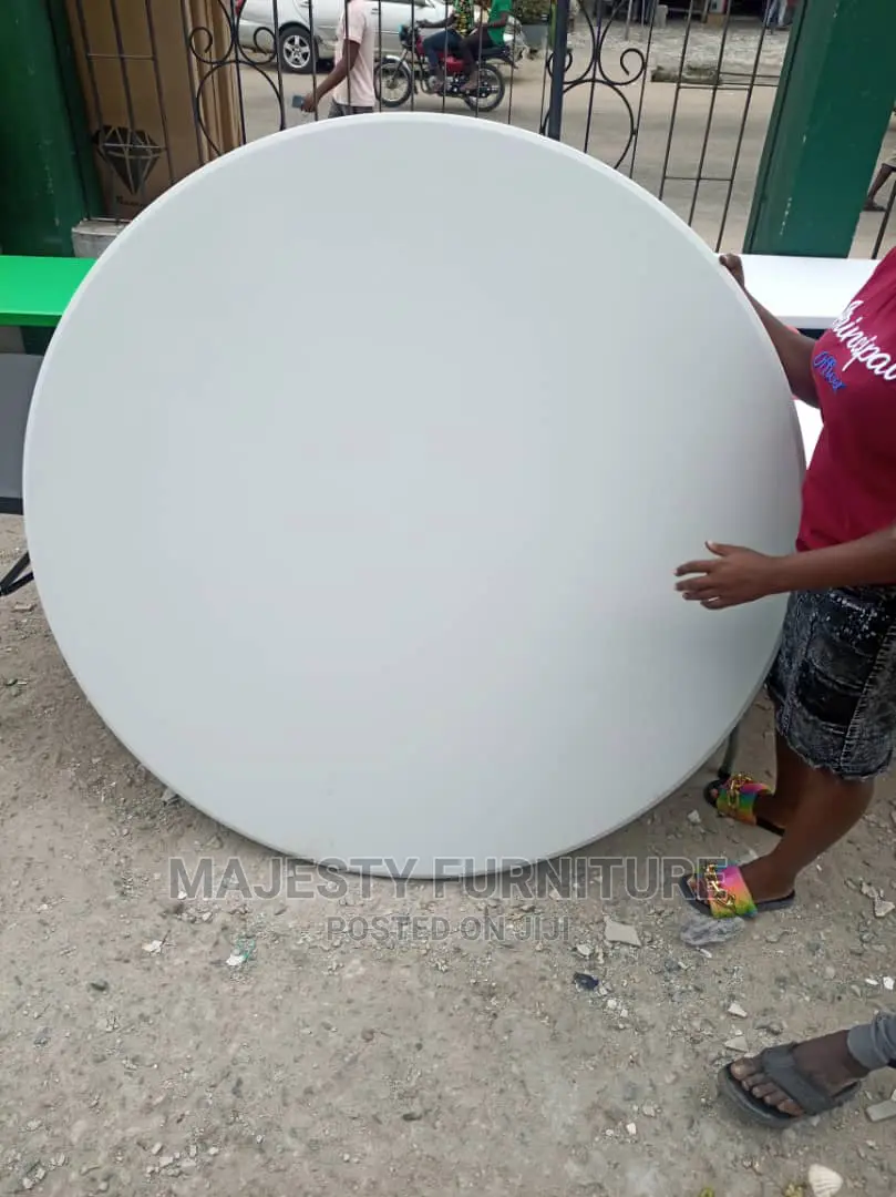 Round Table by 10