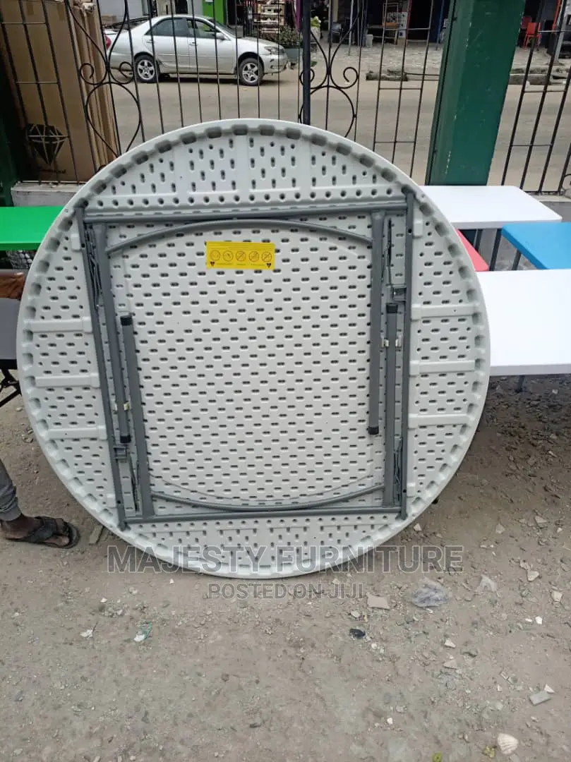 Round Table by 10