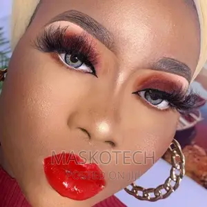 Makeup Artist, Professional Makeup Artist