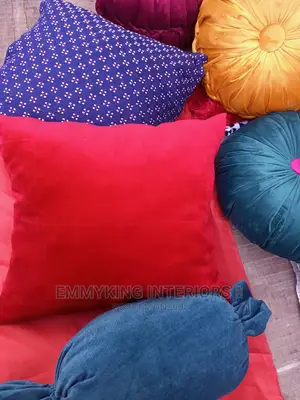 Quality Fiber Throw Pillow