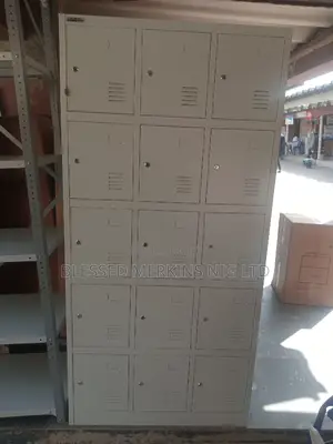15 Doors Locker