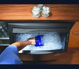 ICE MAKERS / Ice Cube Machine (32,40,55,90cubes All Avble)