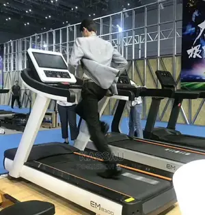 Nashua Em8 300 Commercial 7hp Treadmill