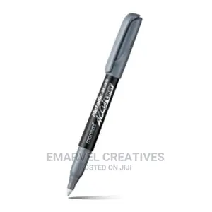 Mon Ami Metallic Accu Liner
(Silver)