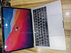 Laptop Apple MacBook Pro 2017 8GB Intel Core I5 SSD 500GB