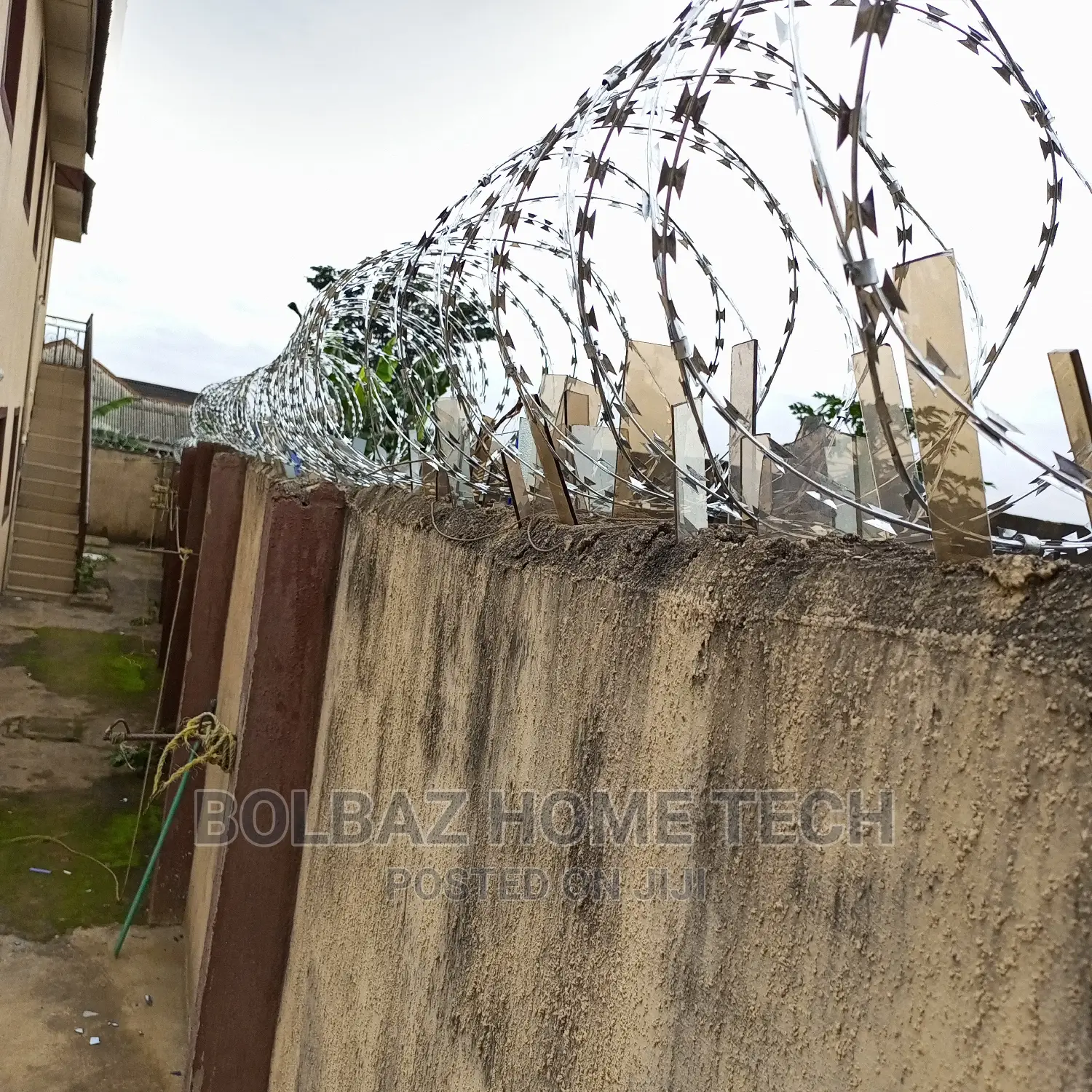 Amerinca Razor Barb-Wire; Maximum Security