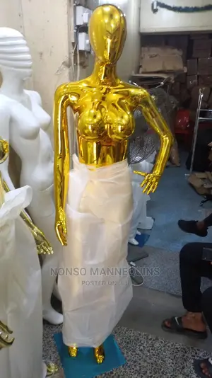 Size 10 Pure Gold Big Breast Female Mannequin