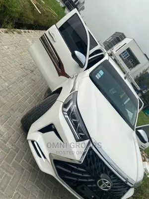 Hiluxs for Hire