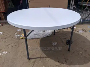 Round Banquet Table