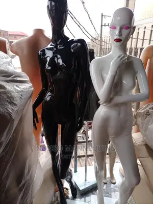 Glossy Black Glossy White Fibre Size 8 Female Mannequins