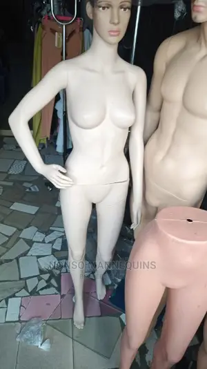 G6 Plastic Imported Female Mannequins