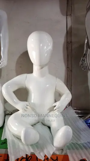 Age 0 To 6 Months Fibre Display Babies Mannequins