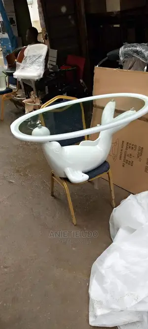 Fantastic Class Table at Affordable Price