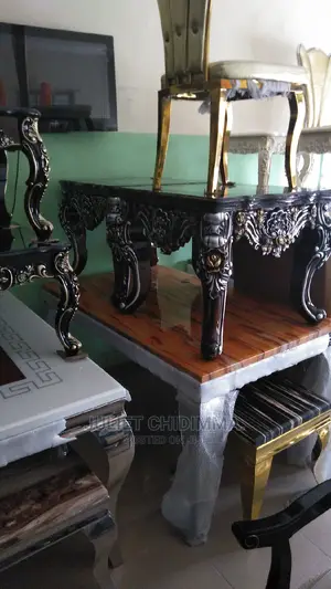 Set of Royal Center Table With 2 Royal Side Stools