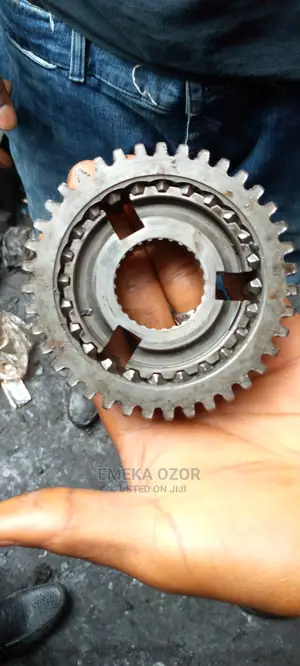 Misubishi Hyundai Gear Box Peaces Parts Any Year Model.