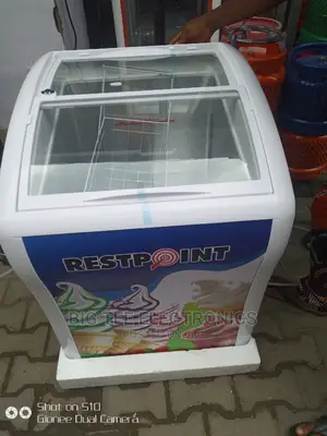 Restpoint Display Freezer 150l
