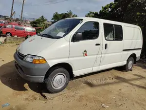 Toyota HiAce 2001